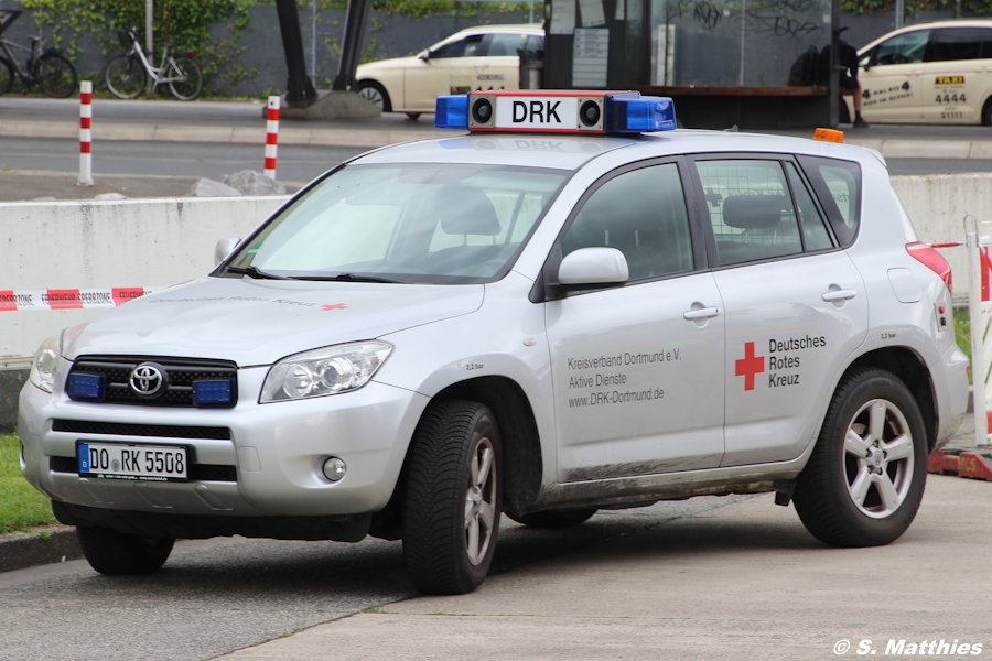 Rotkreuz Dortmund 11 Medi-PKW-01