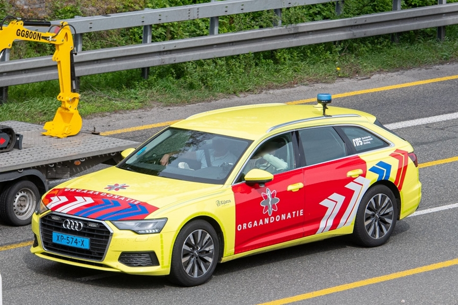 Drachten - Kijlstra Zorgvervoer - Organtransportfahrzeug