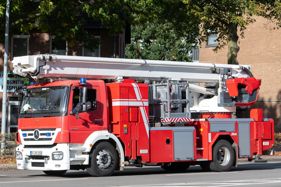 Mercedes-Benz Axor 1833 - Rosenbauer - TMB
