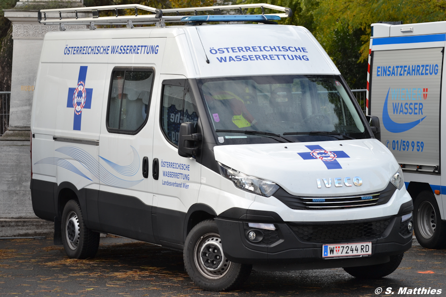 Wien - Österreichische Wasserrettung - Einsatzbus
